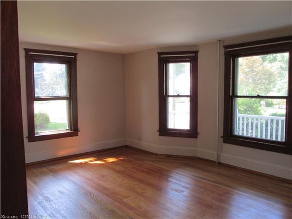 188 Main St Unit A Front, East Windsor, CT 06088 Apartments in East