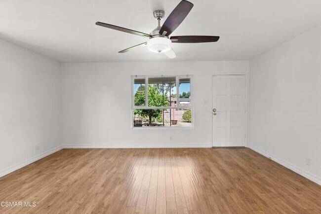 Building Photo - 8761 Woodley Ave