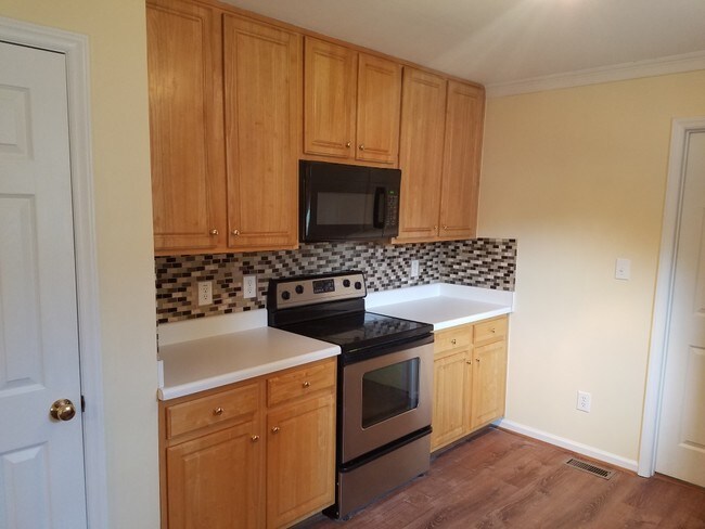 Building Photo - 913 S Willhaven Dr