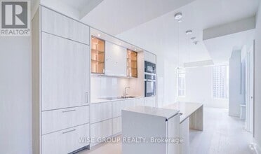 Building Photo - 11-1611 Yorkville Ave