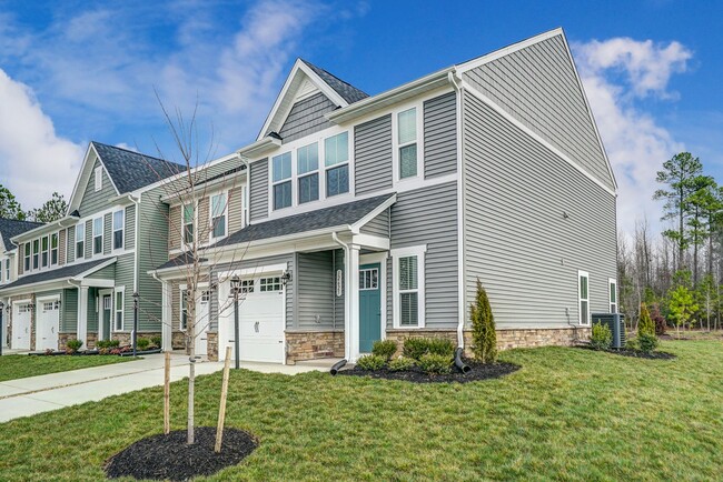 Building Photo - Wonderful townhome