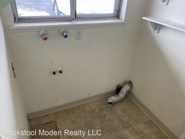 Building Photo - 3 br, 1 bath House - 4211 Laverne