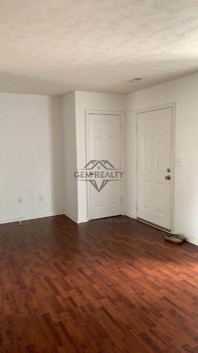 Building Photo - 9824 Coventry Creek Dr