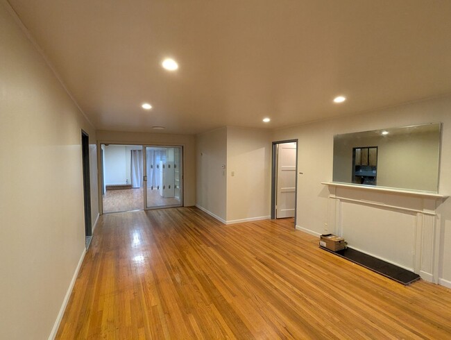 Building Photo - Spacious 3-Bedroom Home with Office & Fami...