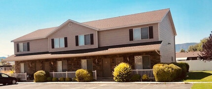 Building Photo - 88 250 N
