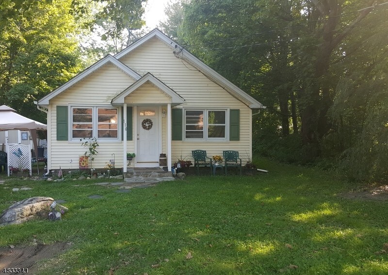 Primary Photo - 110 Breakneck Rd