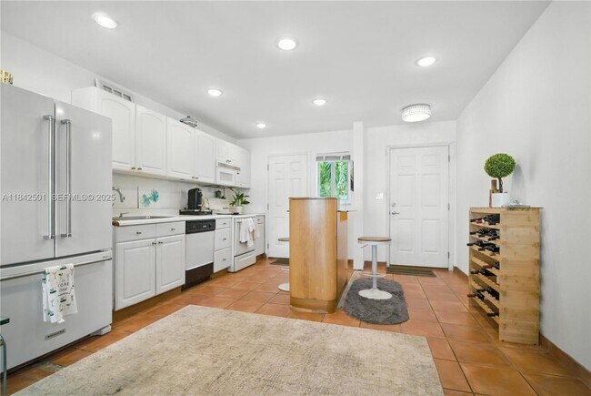 Foto del edificio - 1170 NE 191st St