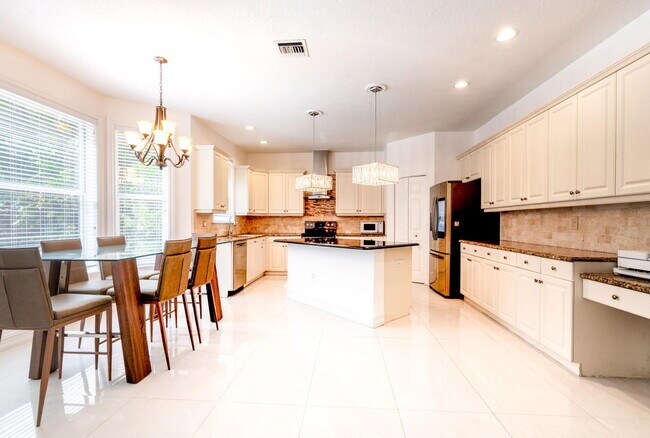 Photo - 9078 Alexandra Cir House