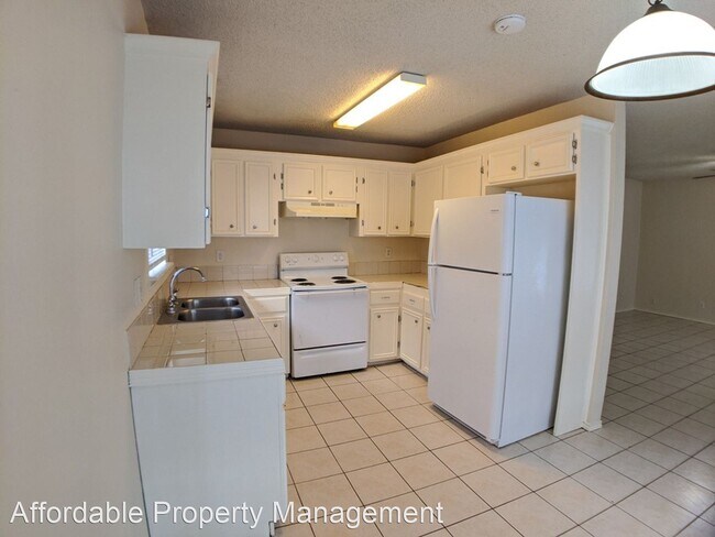 Building Photo - 111 Las Palmas St