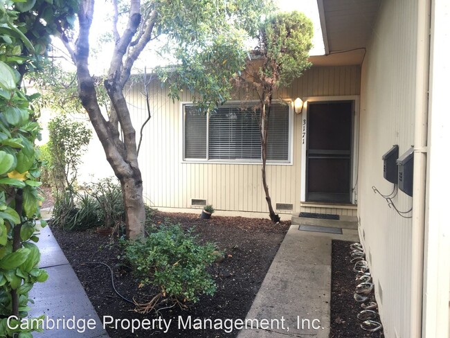Building Photo - 3171 Loma Verde Pl