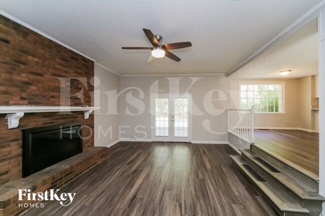 Building Photo - 2220 Nutbush Pl