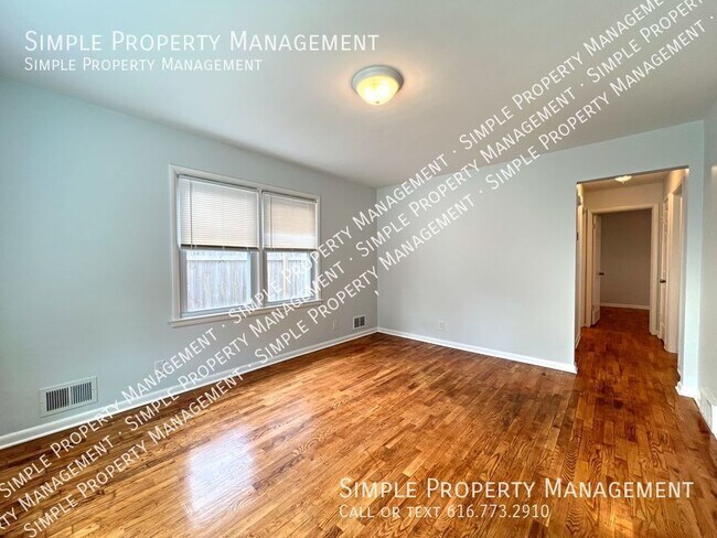 Building Photo - Nice 2 Bed 1 Bath on SE of Grand Rapids Wi...
