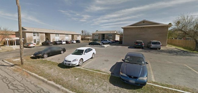 Foto del edificio - 820 N Bibb Ave