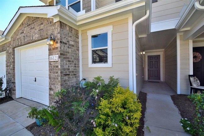 Foto del edificio - 16121 Limestone Lake Dr