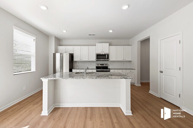 Foto del edificio - 33 Summit Pointe Ln