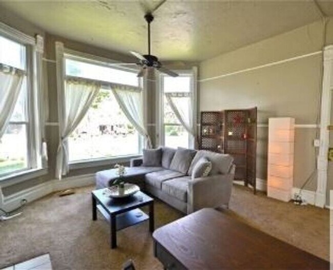 Foto del edificio - Cozy Salt lake City Apartment