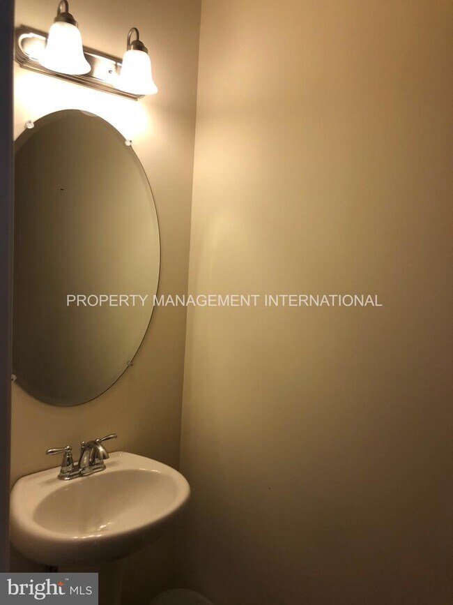 Foto del edificio - 106 Mercer Ct