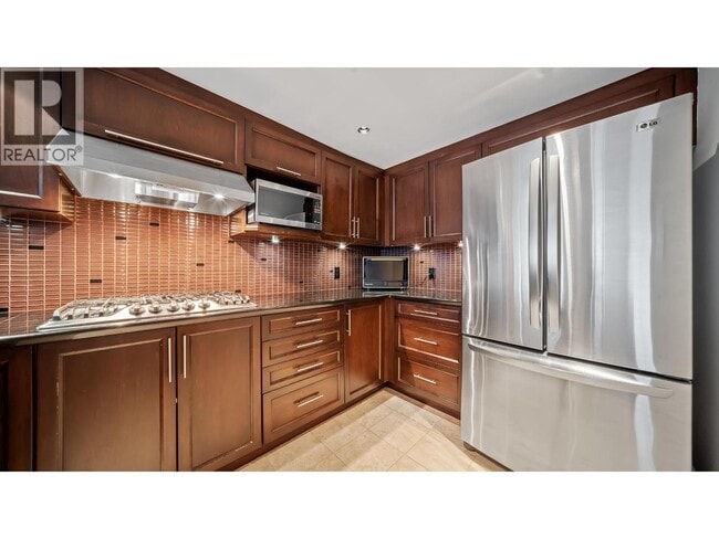 Building Photo - 535 Nicola St