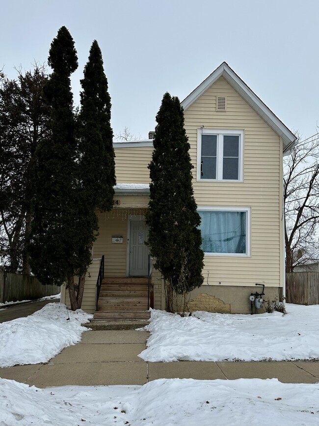 Building Photo - 914 Garfield Ave