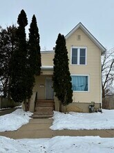 Building Photo - 914 Garfield Ave