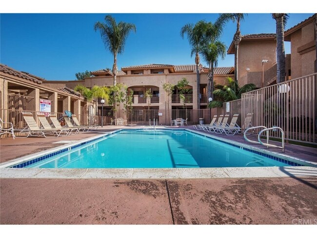 Foto del edificio - 4151 Hathaway Ave