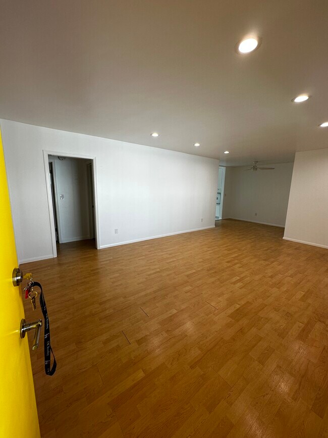 Living room and dining area - 1508 S Shenandoah St