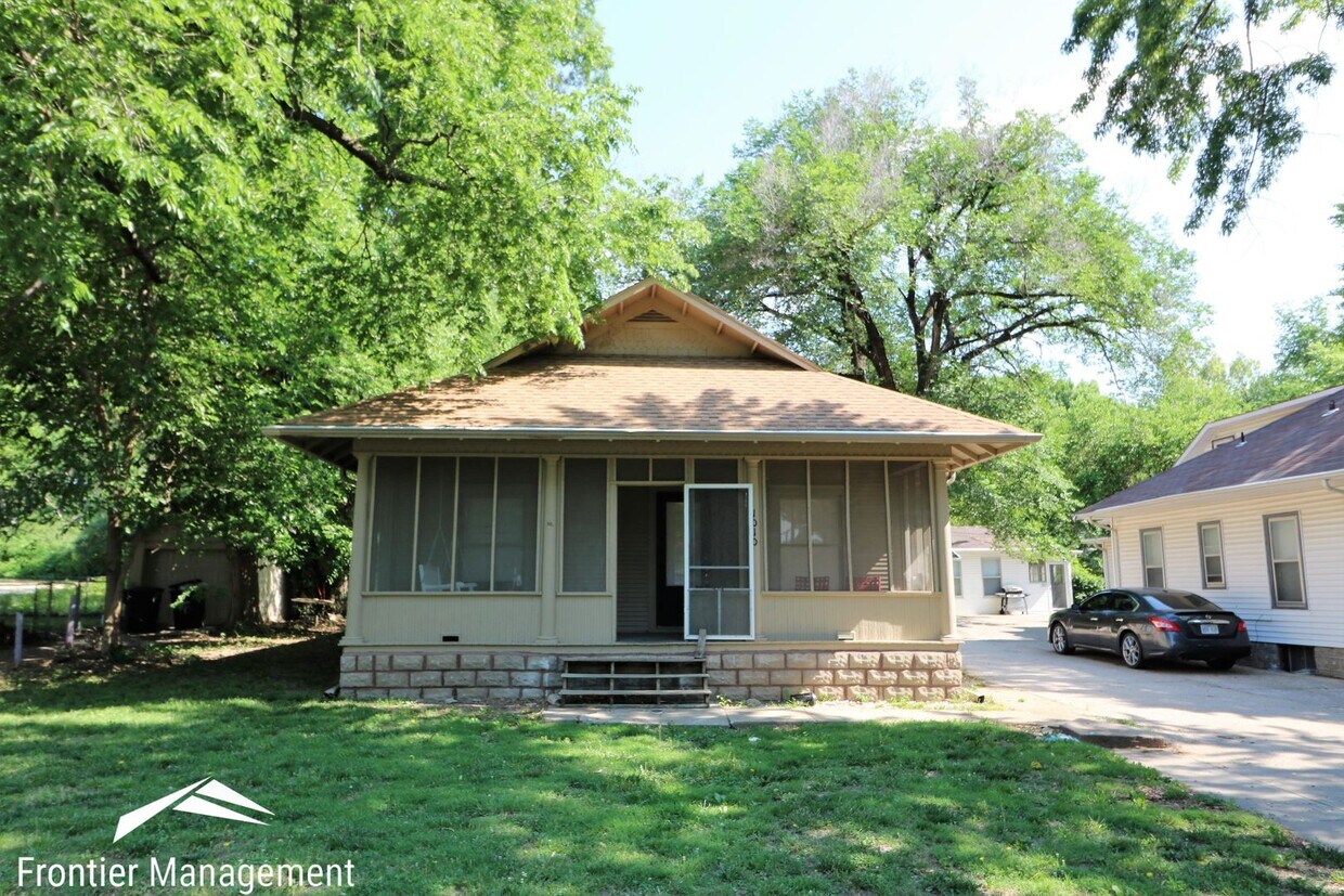 Primary Photo - 1010 Ratone St