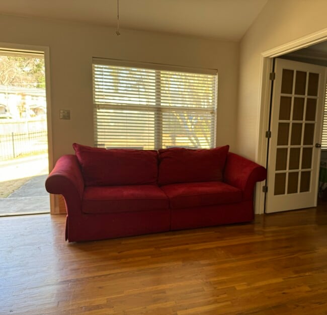 Foto del edificio - 1511 Stone Gate Ln SE