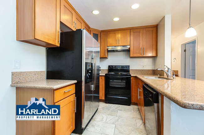 Building Photo - 2609 Pico Pl