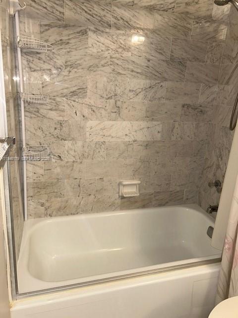 Foto del edificio - 311 S Hollybrook Dr