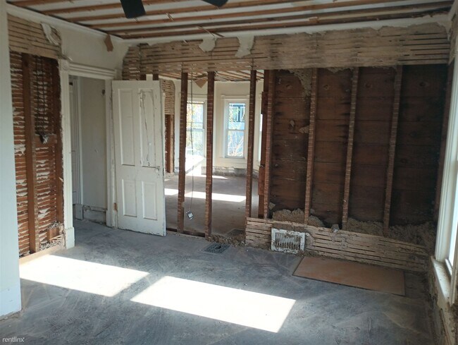 Foto del edificio - 3 br, 2 bath House - 1217 South Carrol Avenue
