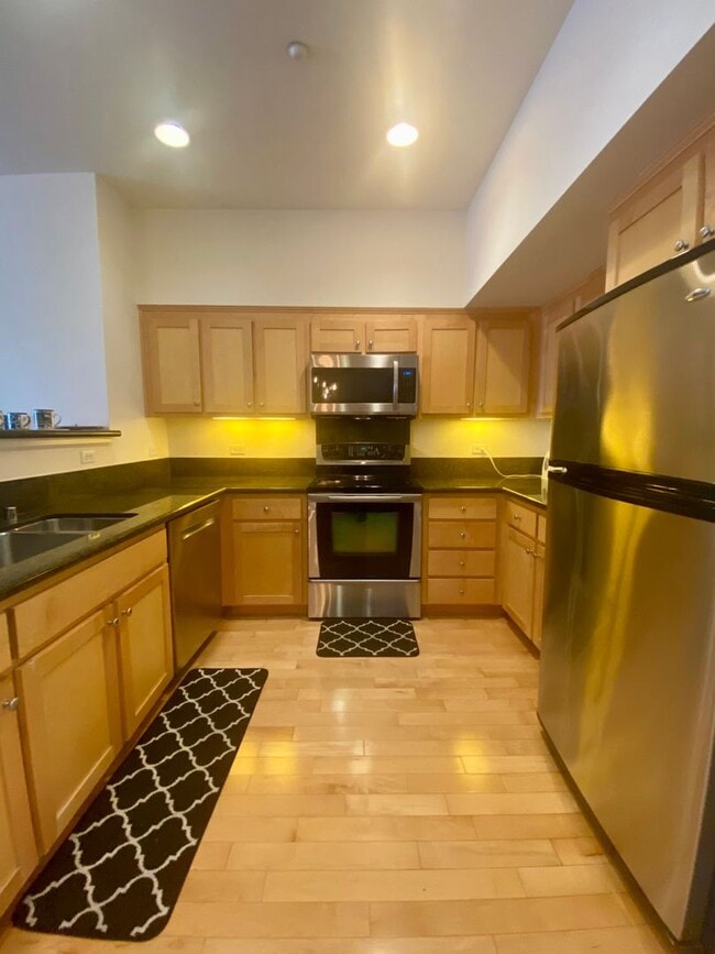 Building Photo - Live in Style & Convenience in the Heart of Downtown Campbell