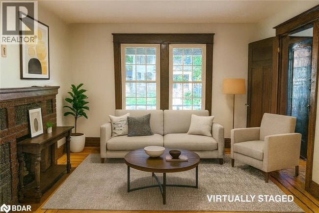 Building Photo - 203 Fairleigh Ave S