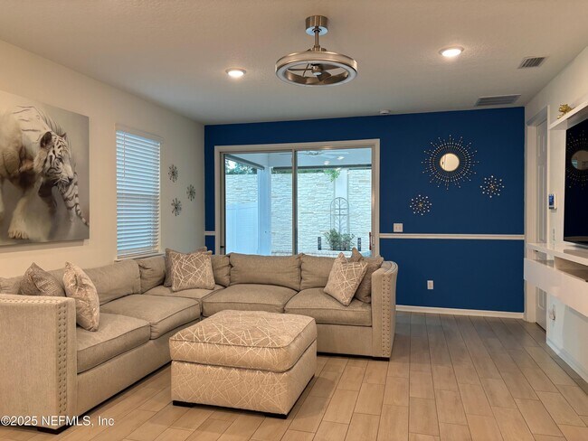 Foto del edificio - 7257 Mahogany Run Dr