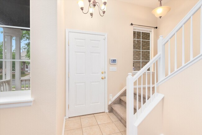 Building Photo - 5-Bed 4-Bath Home Walking Distance to Park in Commerce City! Available NOW!
