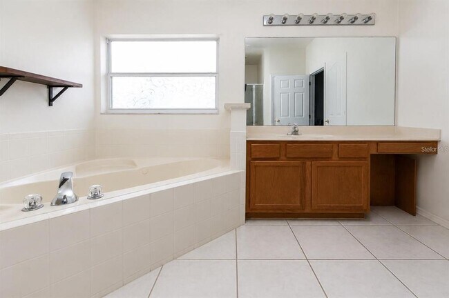 Building Photo - 2711 Patrician Cir