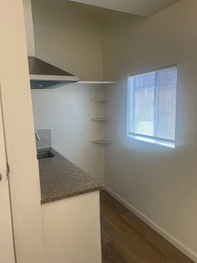 Building Photo - 3853 Bentley Ave