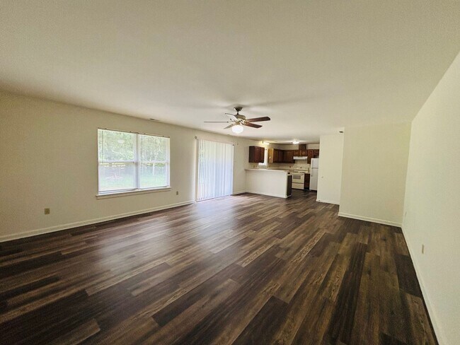 Foto del edificio - 3 Bedroom 2 Bath 1 Car garage House