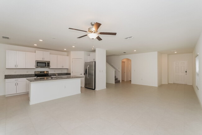 Building Photo - 7333 Spring Snowflake Ave