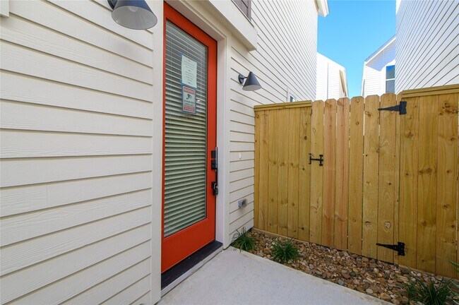 Foto del edificio - 881 Rachel St