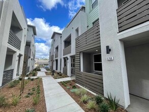 Building Photo - 5708 Melon Ct