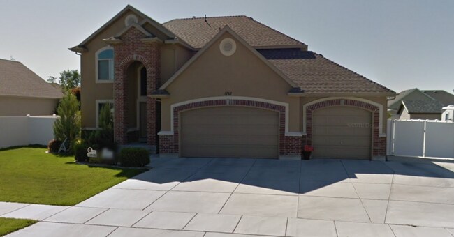 Foto del edificio - 6 Bedroom/3.5 Bathroom Home In Syracuse!