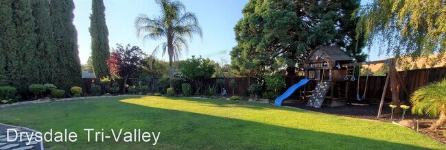 Foto del edificio - 4 br, 2.5 bath House - 720 Bloching Cir.