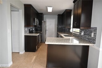 Building Photo - 2324 Country Club Blvd Building Photo - 2324 Country Club Blvd