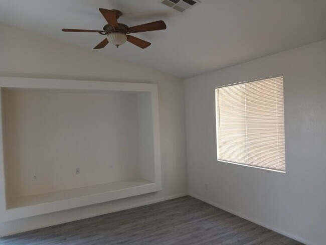 Building Photo - 5205 Blooming Mesa