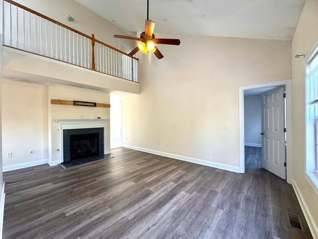 Foto del edificio - 610 Tall Oak Blvd NW