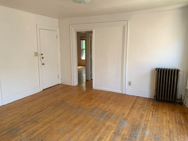 Building Photo - 834 E Gorham St