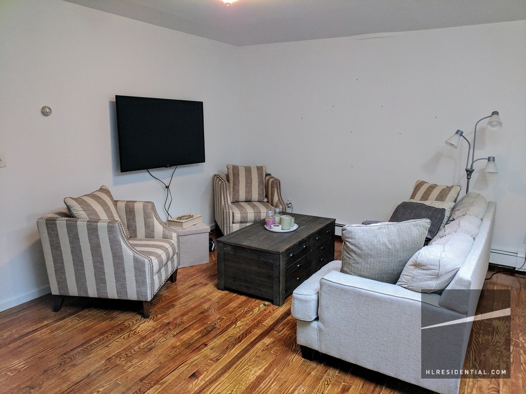 Primary Photo - 2227 33rd St