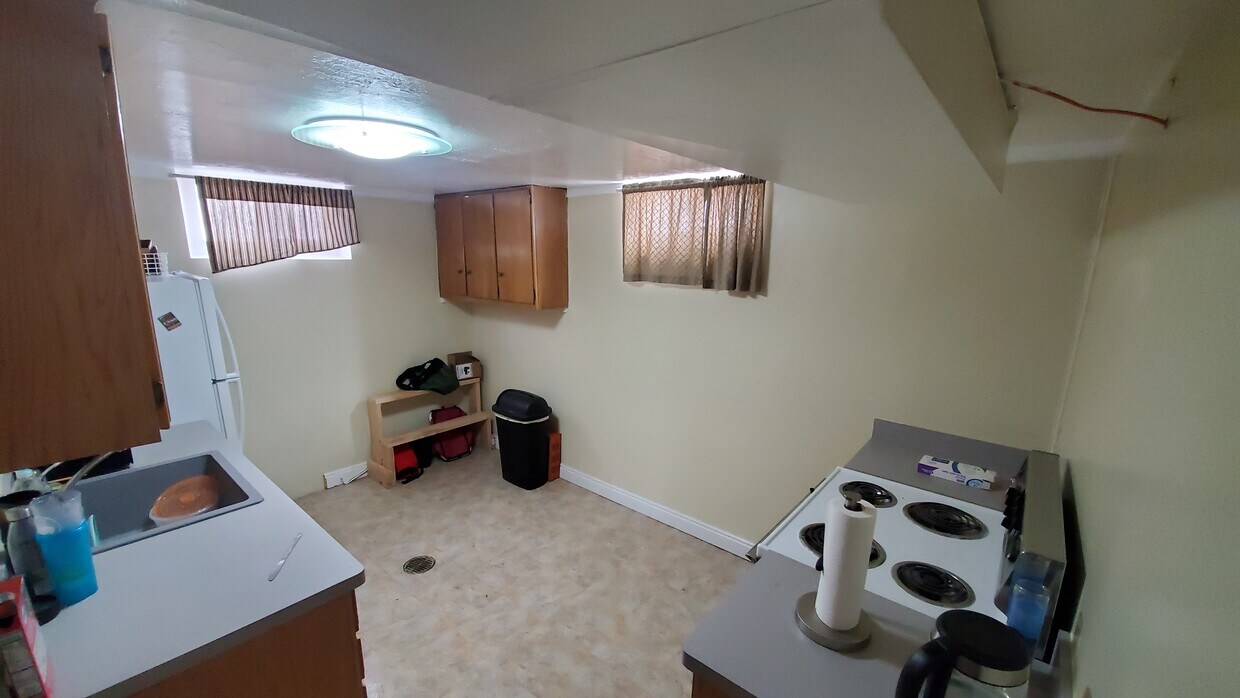 Foto del edificio - 3768 Brinker Ave