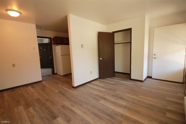 Foto del edificio - 1 br, 1 bath Apartment - 523 N 7th St 523 #8